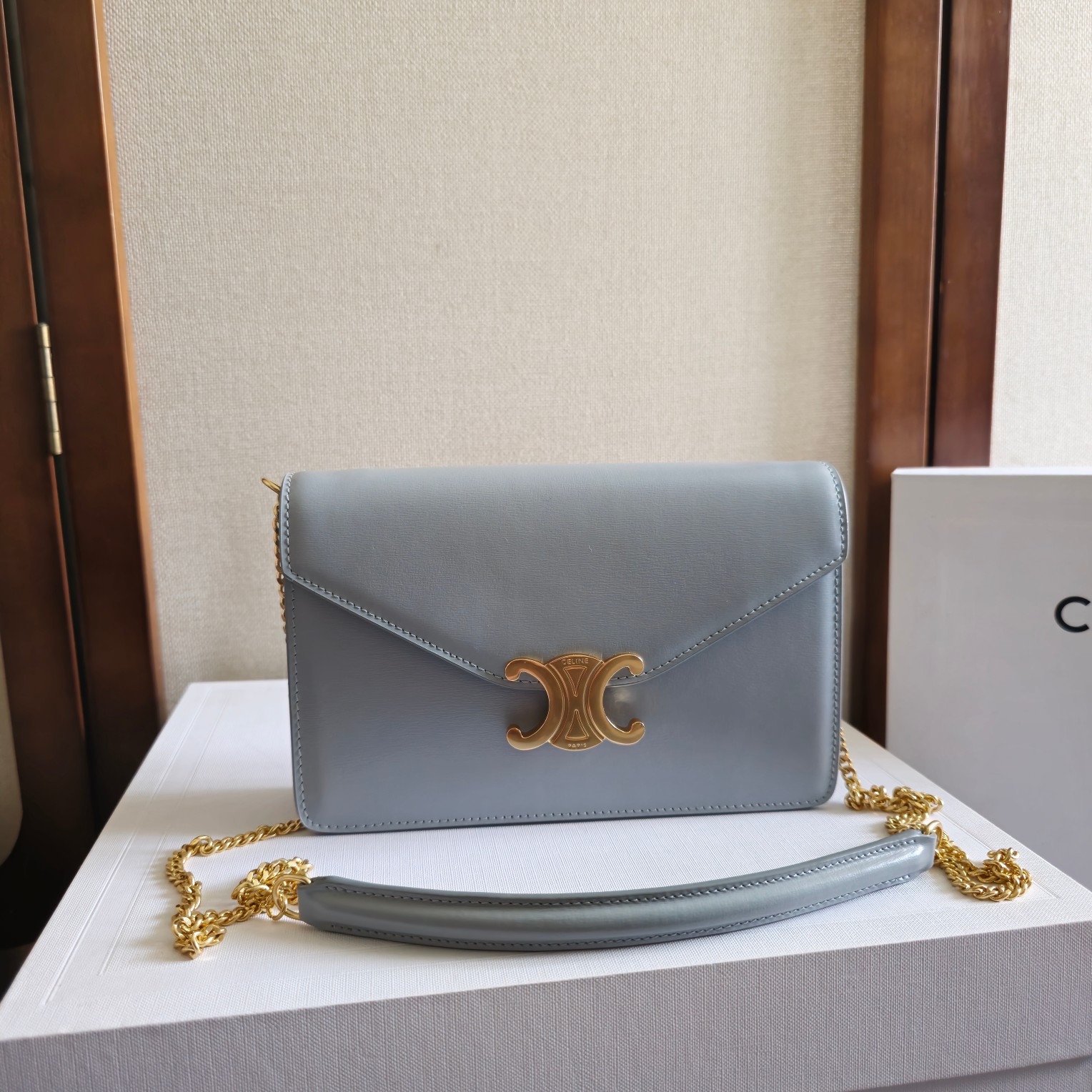 Celine WALLET ON CHAIN MARGO IN SHINY CALFSKIN – BLUE GREY | CELINE