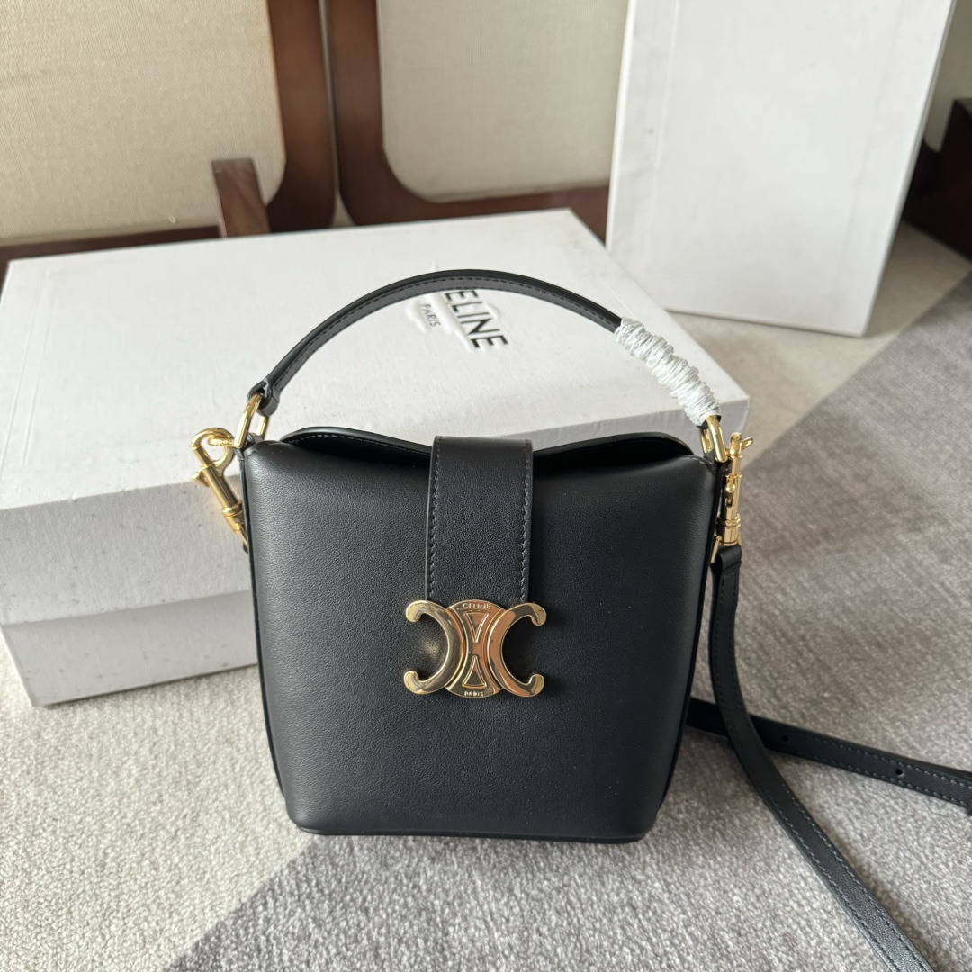 Celine SMALL BUCKET LOUISE IN SMOOTH CALFSKIN – BLACK