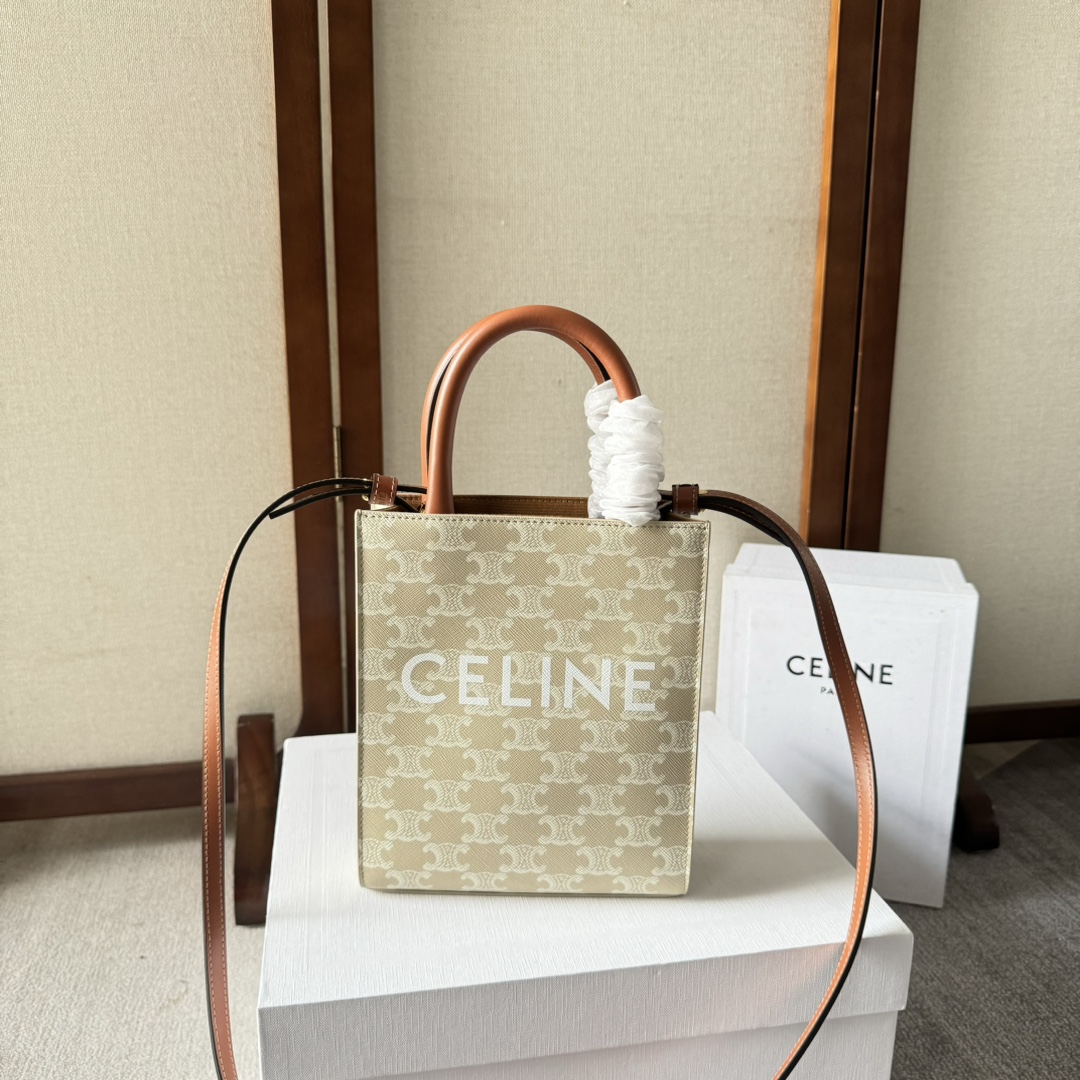 Céline Pre-Owned 2010s Mini Vertical Cabas Triomphe two-