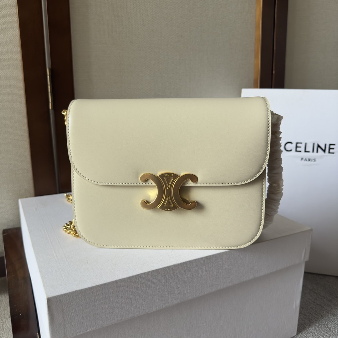 Celine CLASSIQUE TRIOMPHE BAG in shiny calfskin – NUDE | CELINE