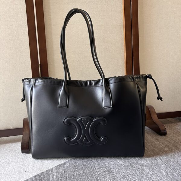 Celine Hippo Drawstring Cuile Triomphe Calf Tote Bag Black