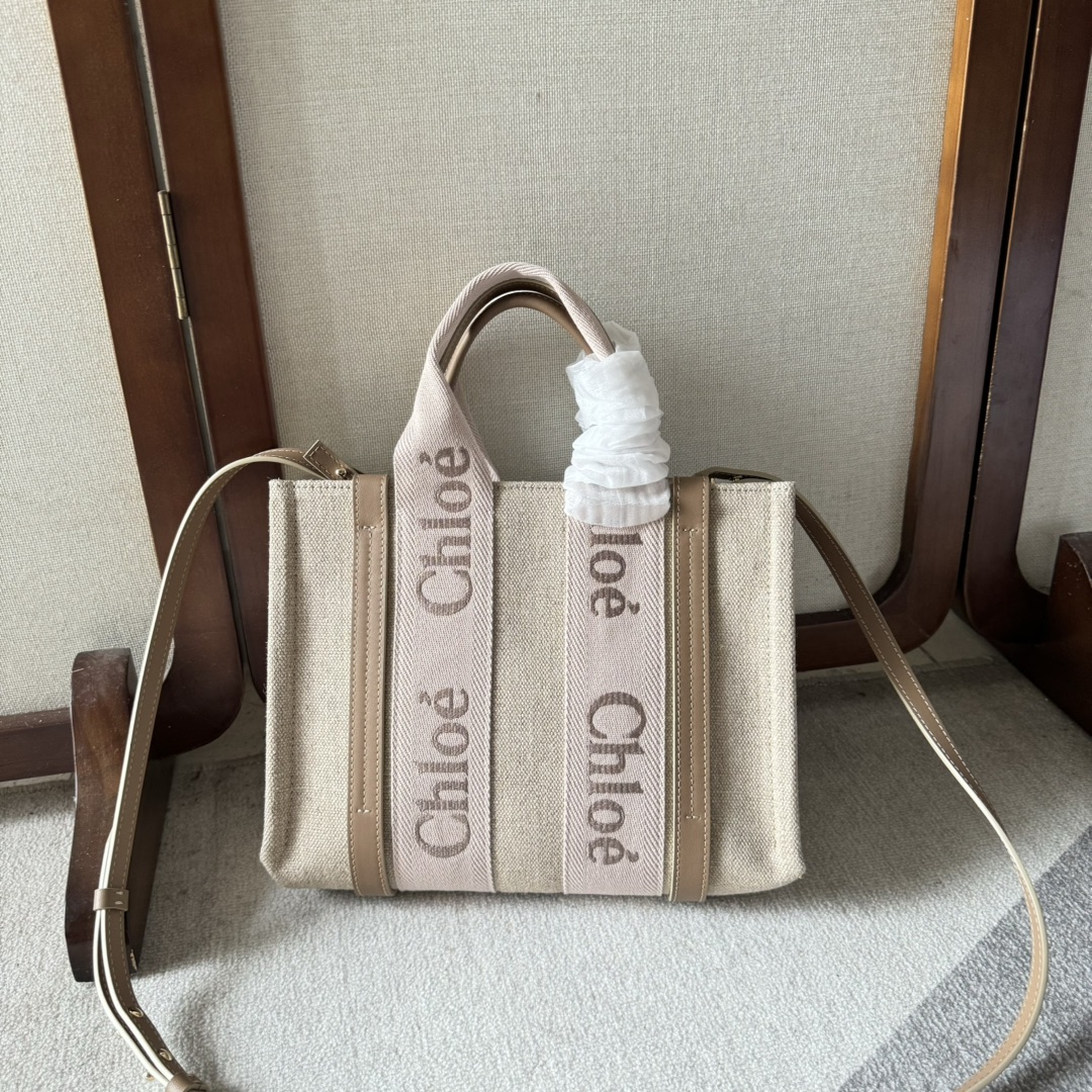 CHLOE Woody Small Tote With Strap in Musk Grey