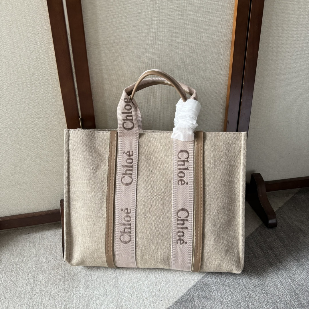 CHLOE Linen Calfskin Medium Woody Ribbon Tote Blushy