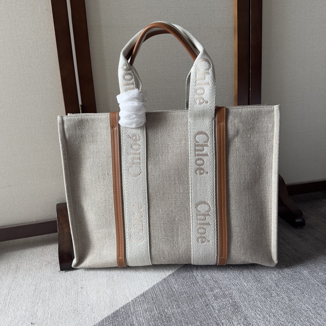 Chloé Woody” medium tote bag with “Woody” bow in cotton