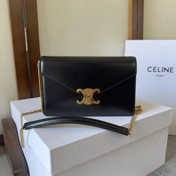 CELINE Shiny Calfskin Triomphe Margo Wallet on Chain Black 1501908 | FASHION