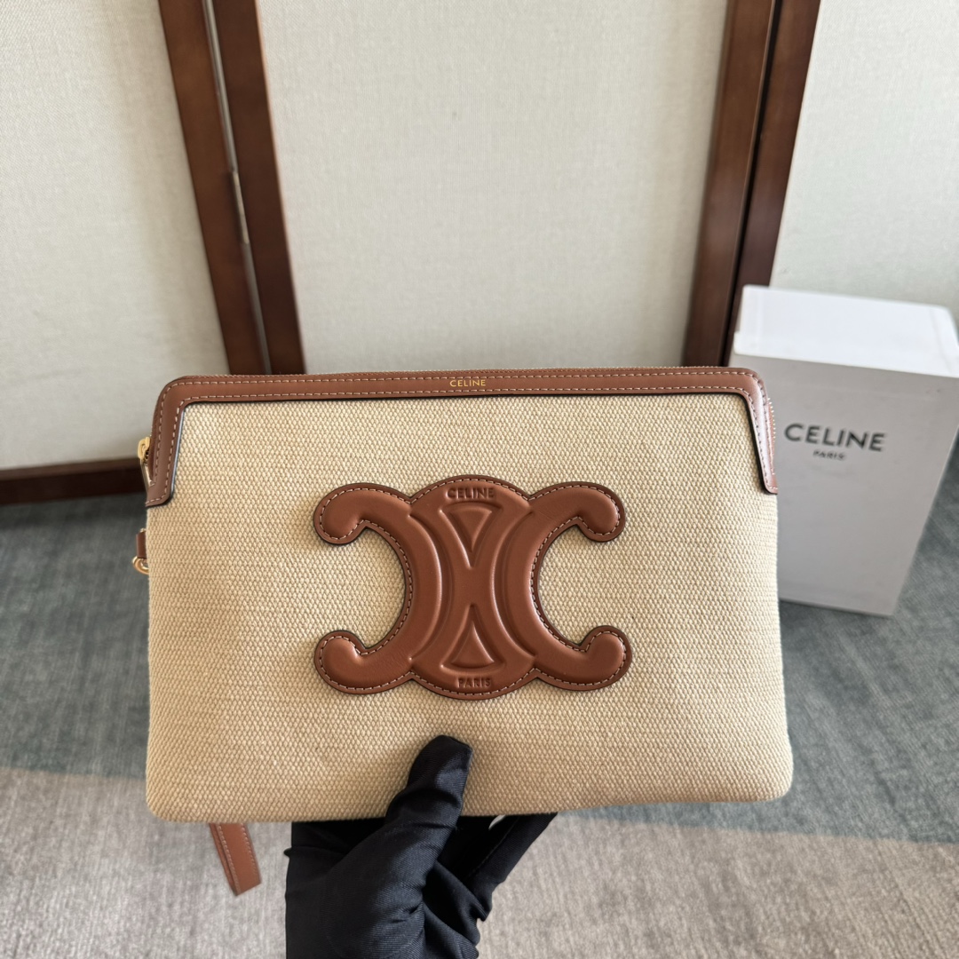 Celine Clutch On Chain Cuir Triomphe in Brown |