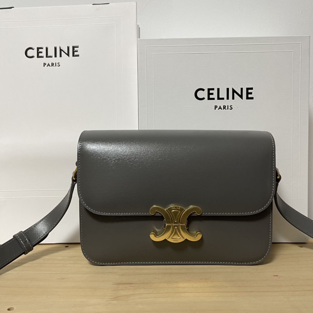 CELINE Shiny Calfskin Medium Triomphe Pebble 1563583 |