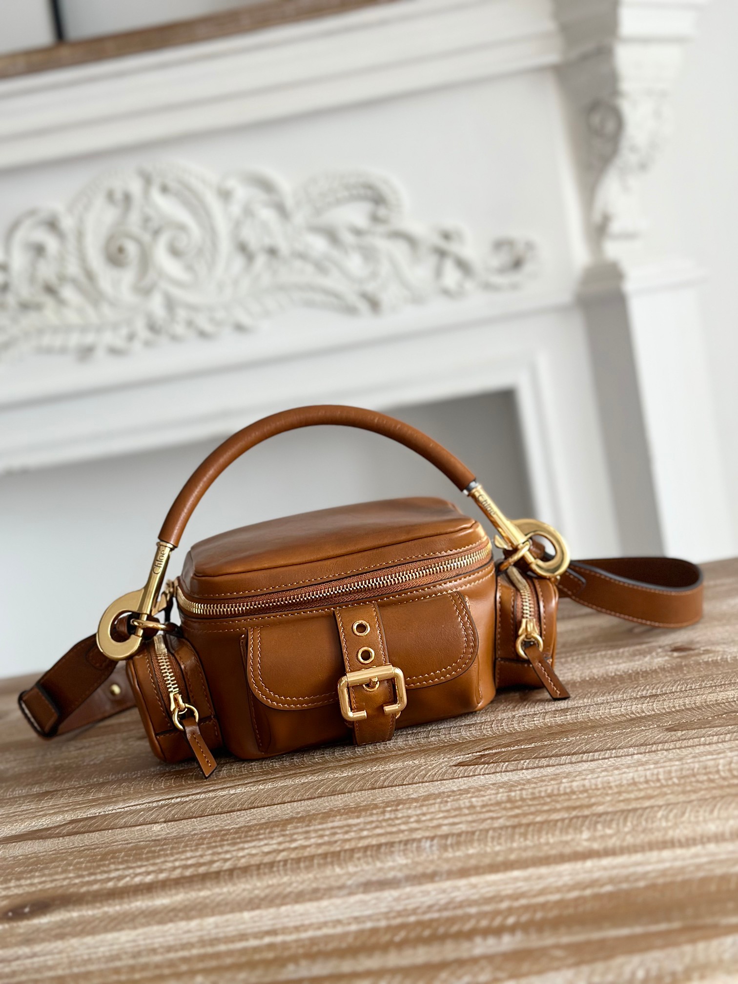Chloé Chloé Small Camera Bag in Shiny Leather in Clay brown