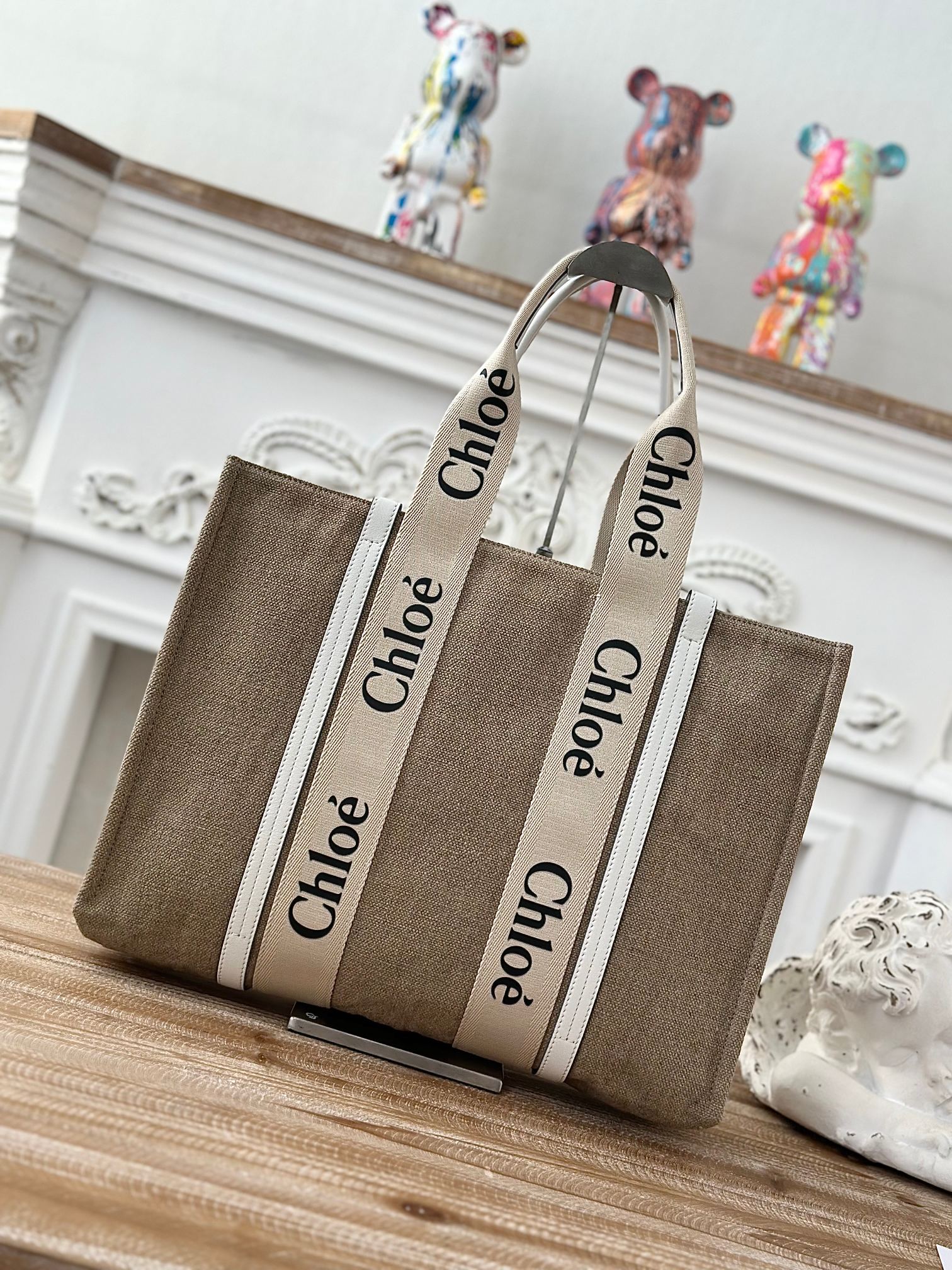 Chloé Chloé Small Woody Tote Bag In Linen in Cement white | Chloé