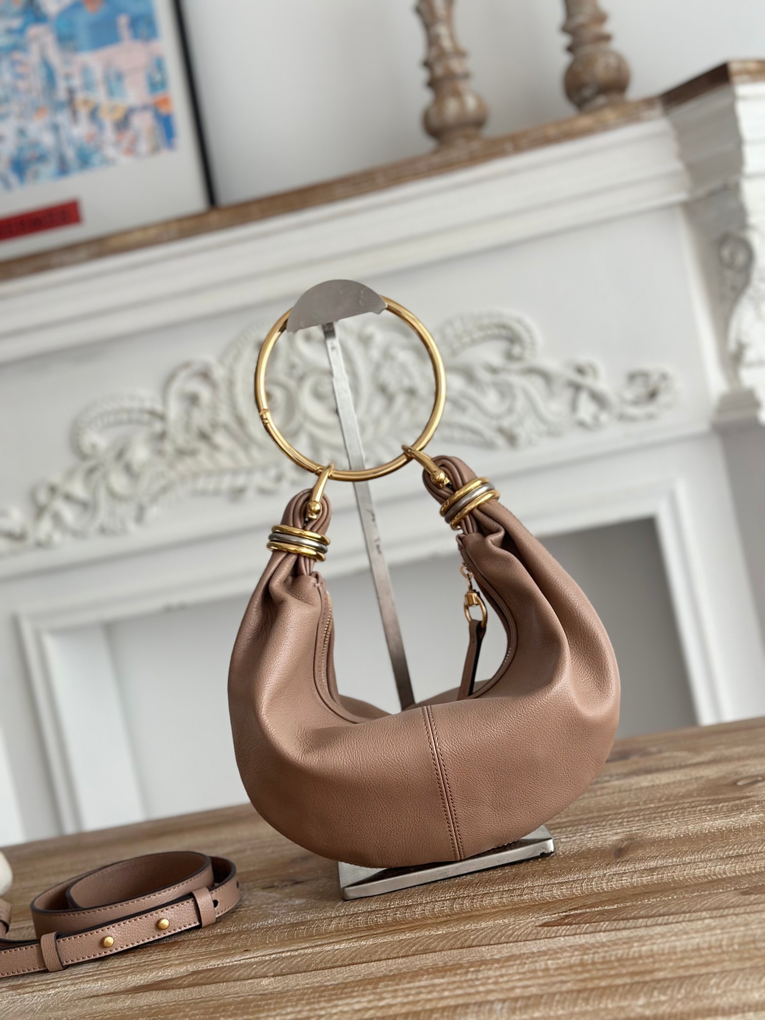 Chloé Bracelet Hobo Bag in Brown Chloé 01039