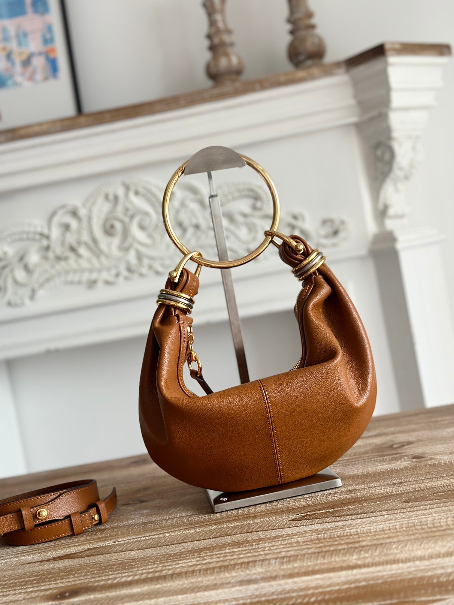 Chloé Bracelet Bag Mini In Shiny Grained Calfskin In Clay Brown