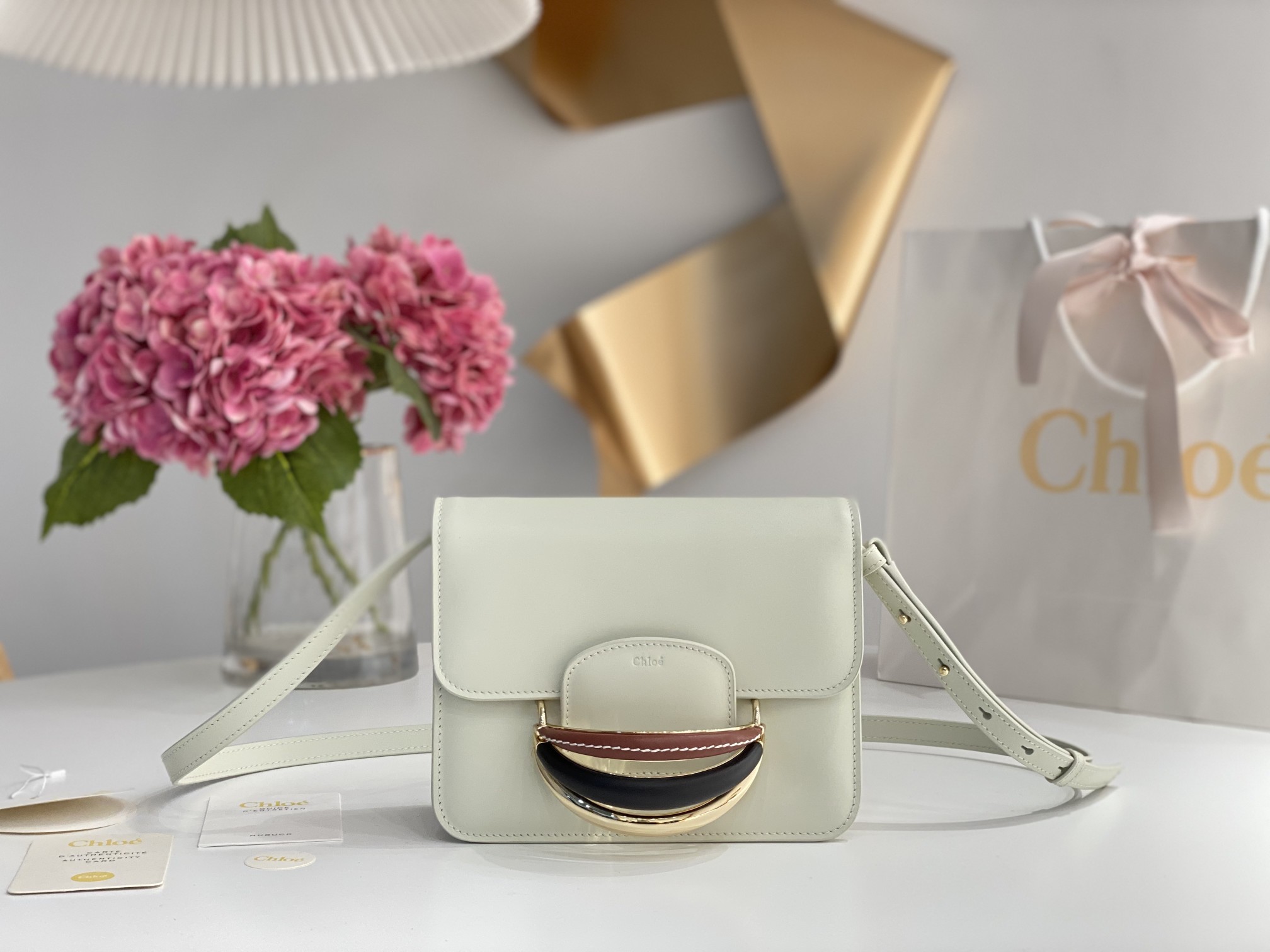 Chloé Leather Crossbody Bag – White Crossbody Bags,