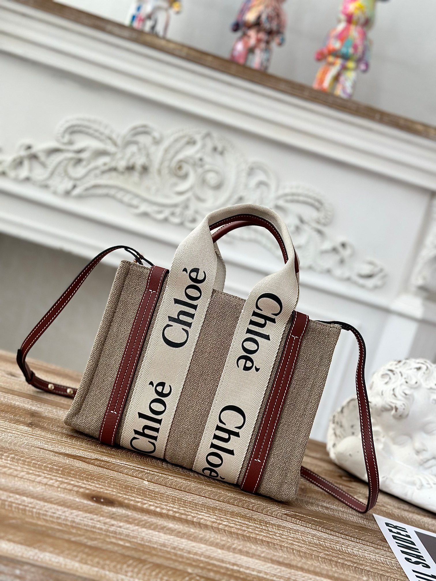 Chloé Chloé Small Woody Tote Bag In Linen in White – Brown | Chloé