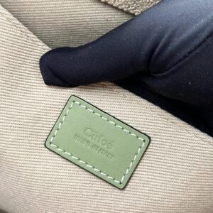 Chloé 01989