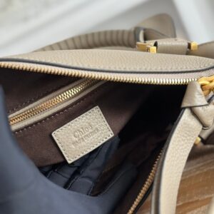 Chloé 02349