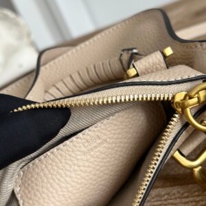 Chloé 02429
