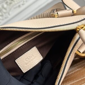 Chloé 02449