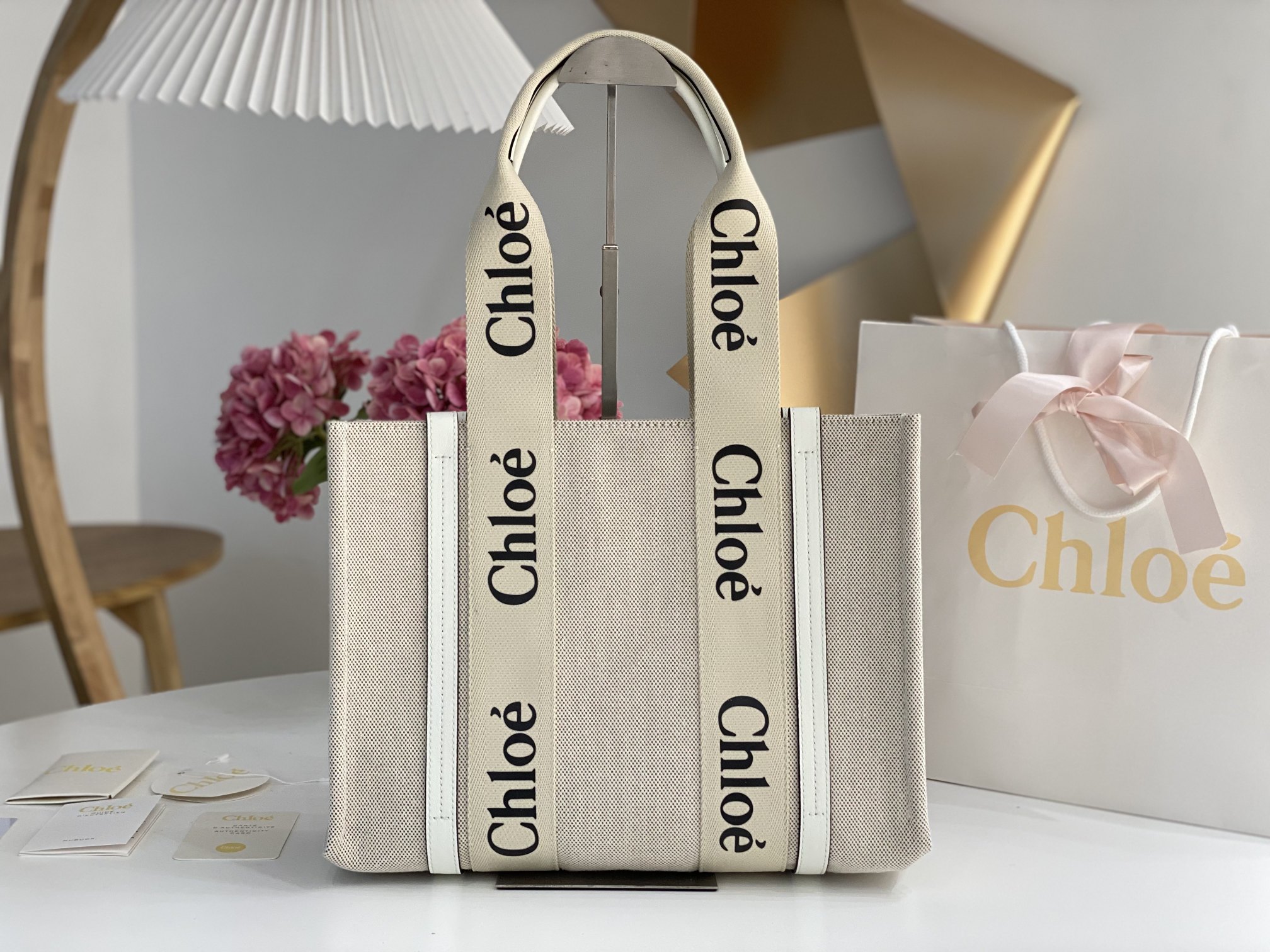 Chloé Chloé Woody Tote Bag In Linen & Leather in Shiny grey | Chloé