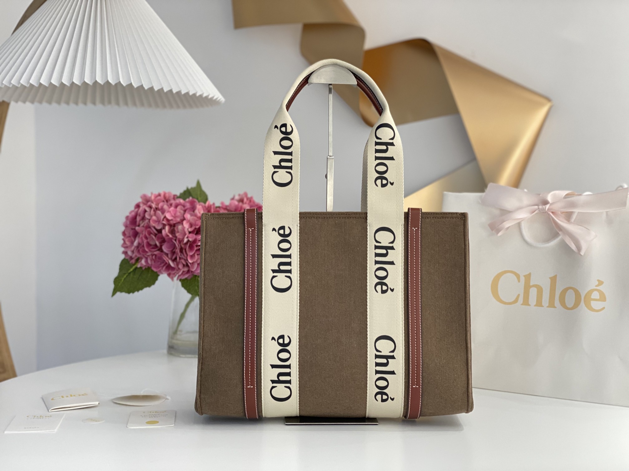 Chloé Medium Woody Logo Strap Felt Tote – Light Brown