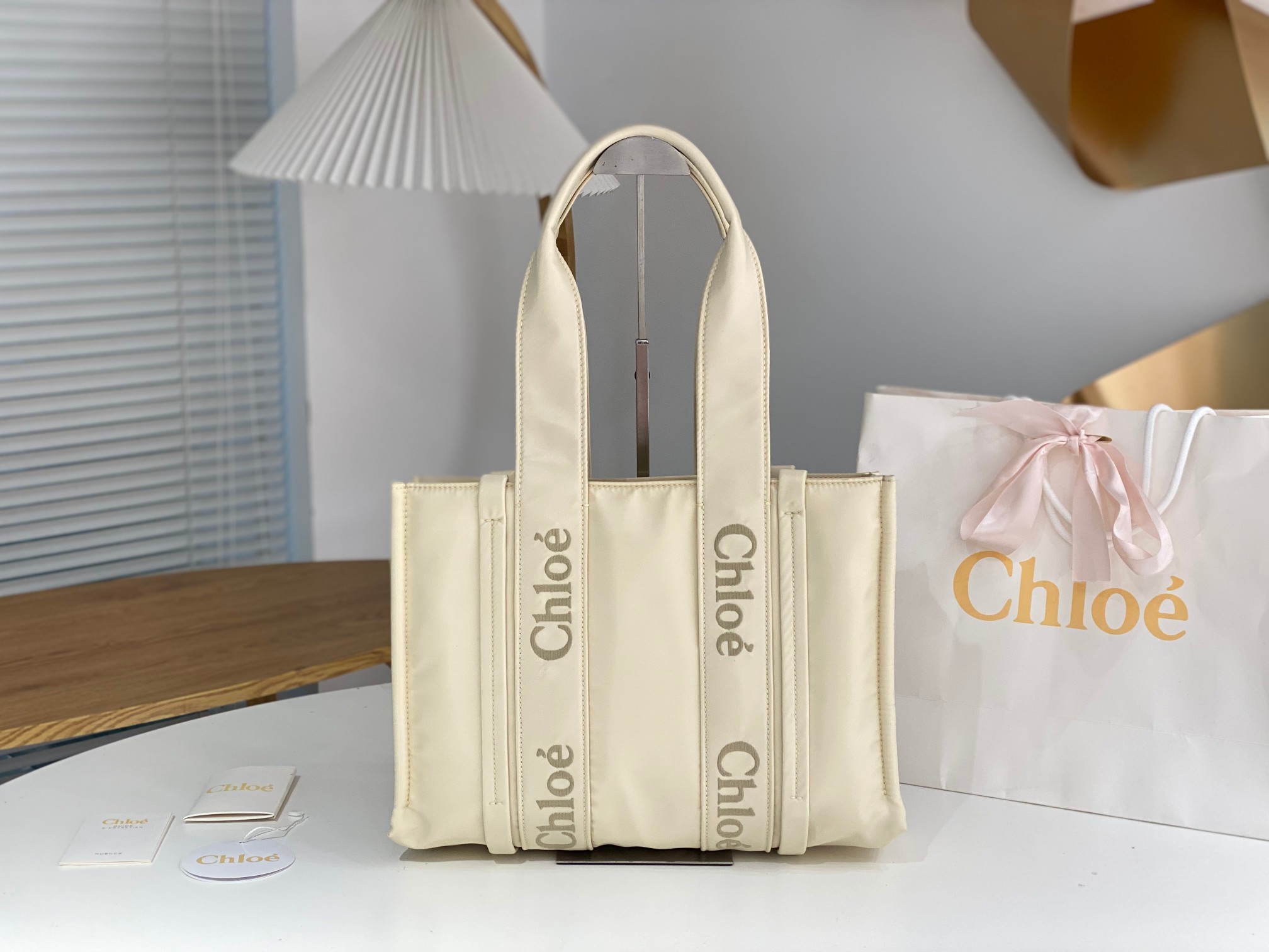 Chloé Woody tote bag in linen & leather white Cloth ref.2270063 – Joli Closet
