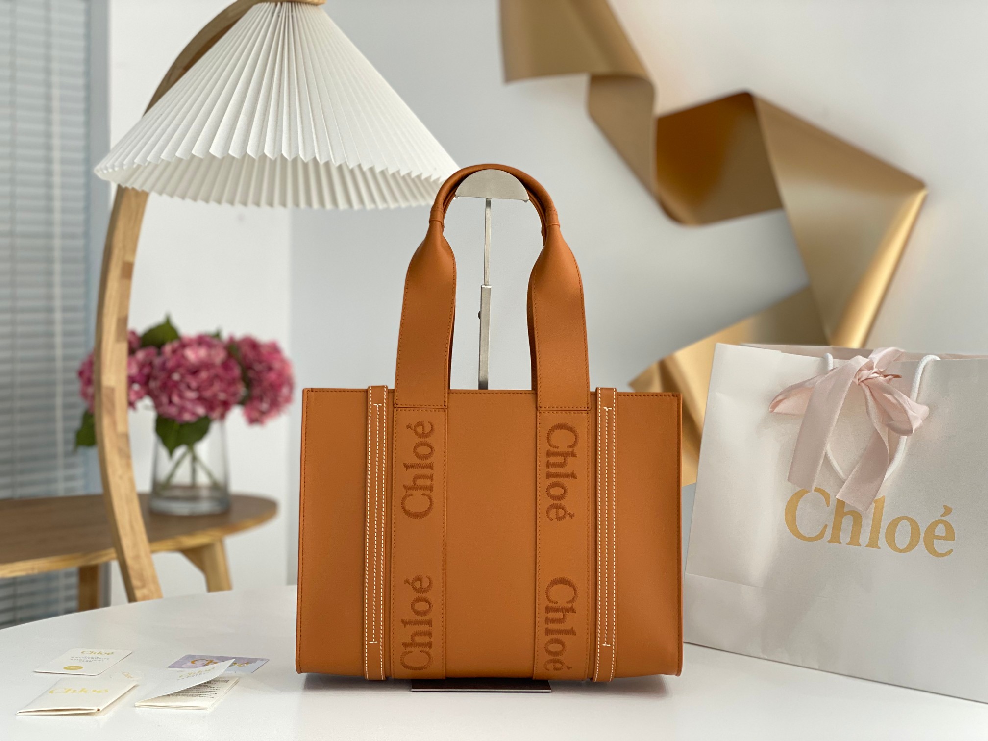 CHLOE Calfskin Medium Woody Tote Caramel 1263600 |