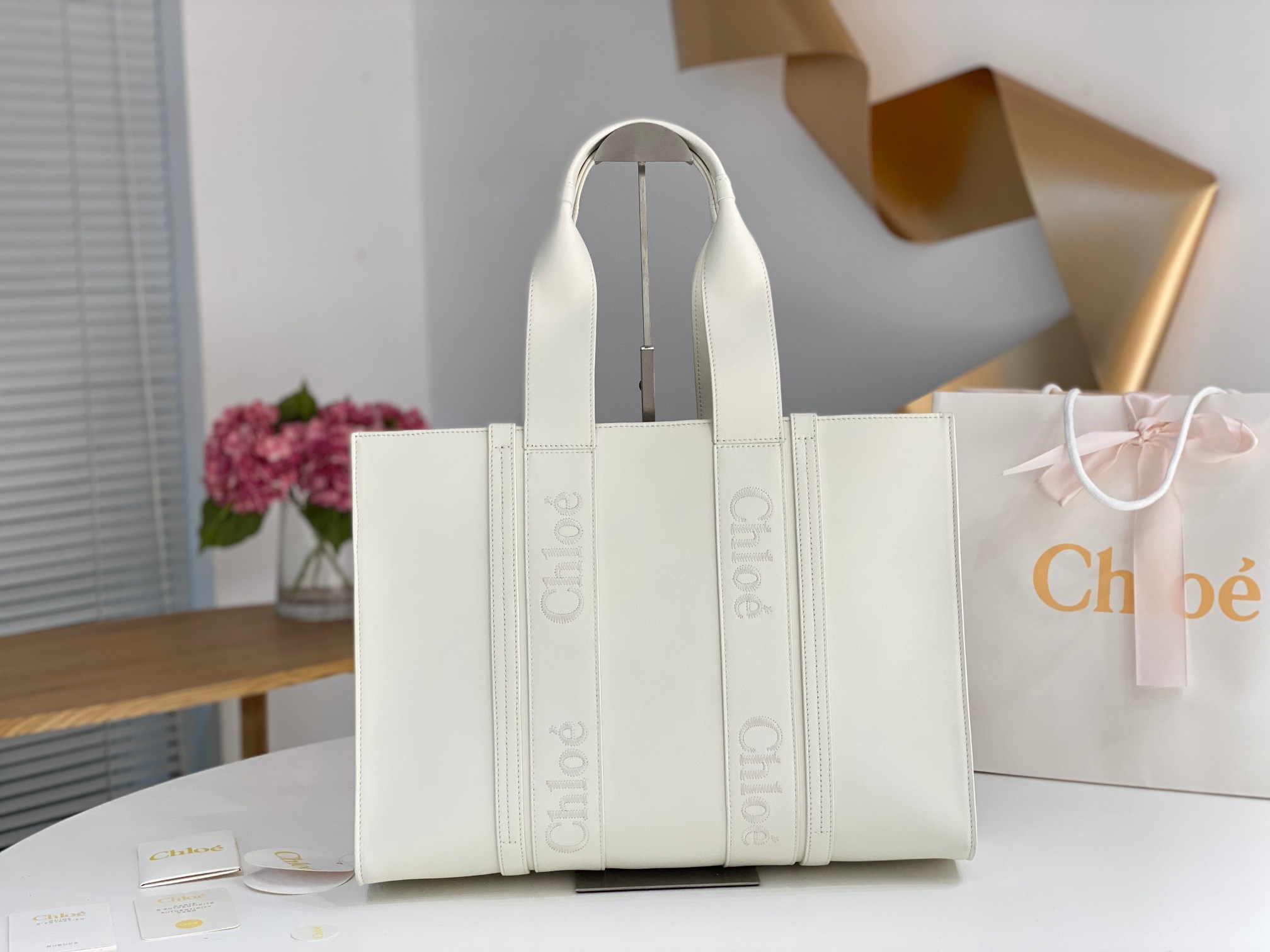 Woody leather tote Chloé White in Leather – 38699008