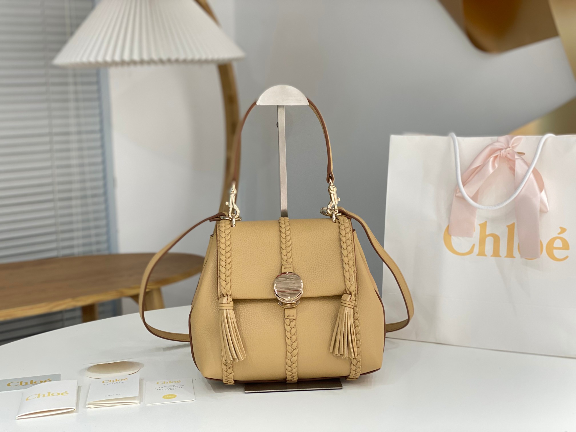 Chloé Chloé Penelope Large Soft Shoulder Bag in beige