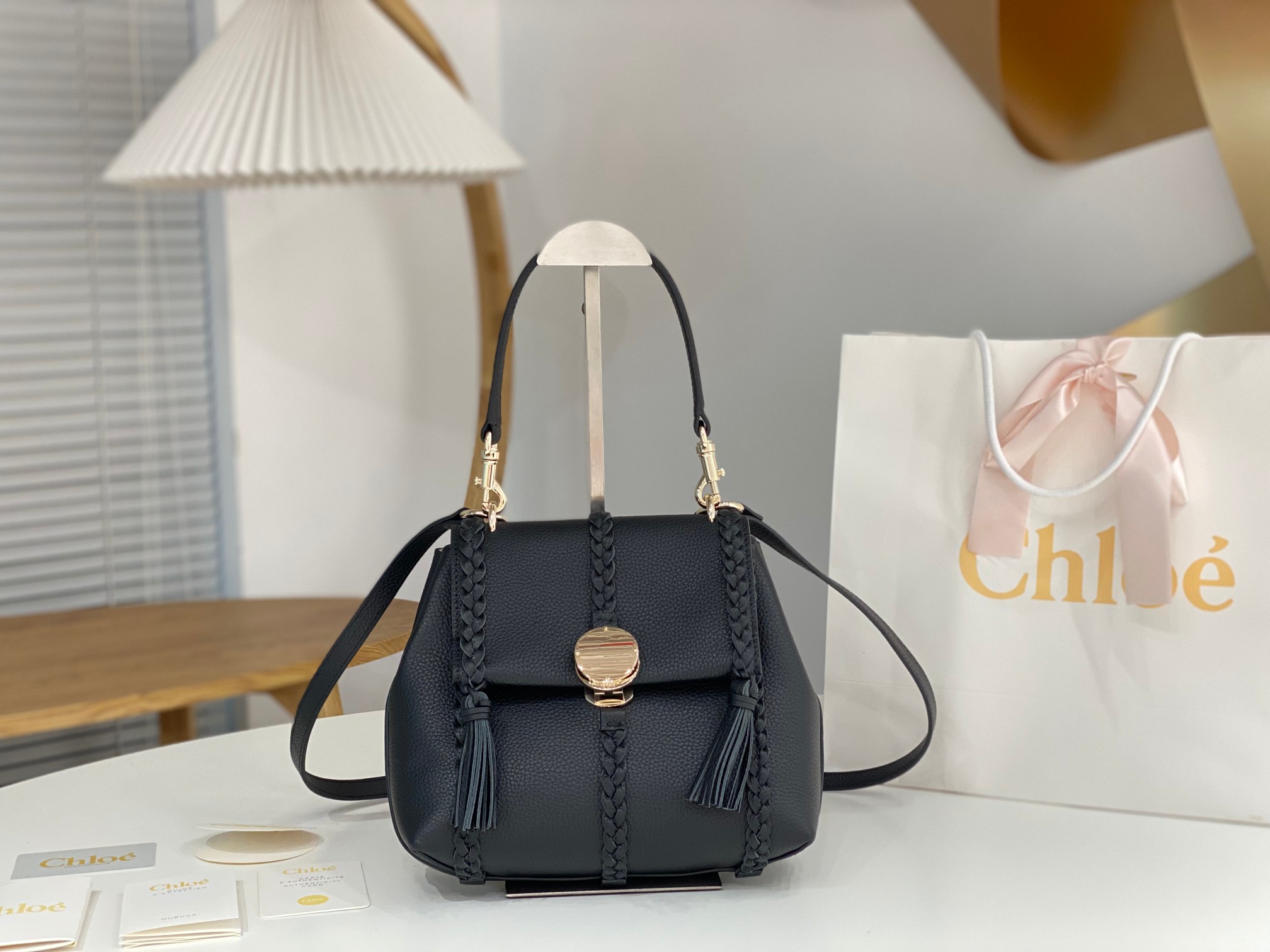 Chloé Chloé Penelope Large Soft Shoulder Bag in Black |