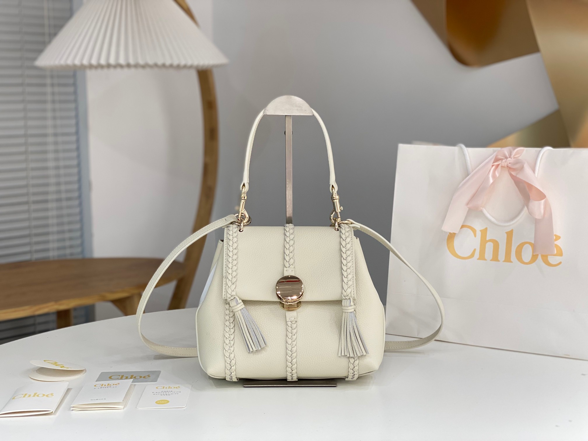 Chloé Chloé Penelope Large Soft Shoulder Bag inwhite