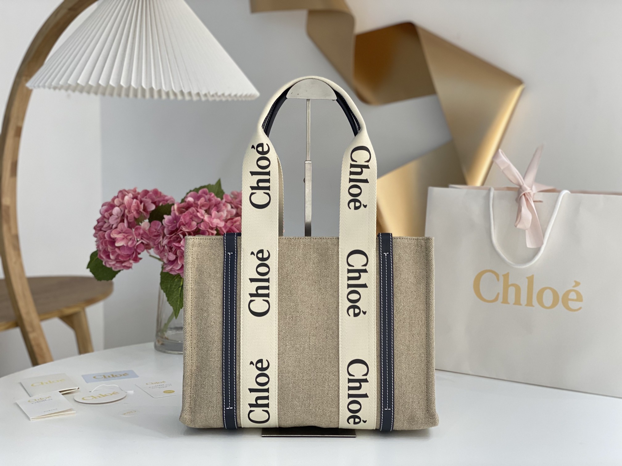 Chloé Chloé Woody Tote Bag In Linen & Leather in Shiny grey/black | Chloé
