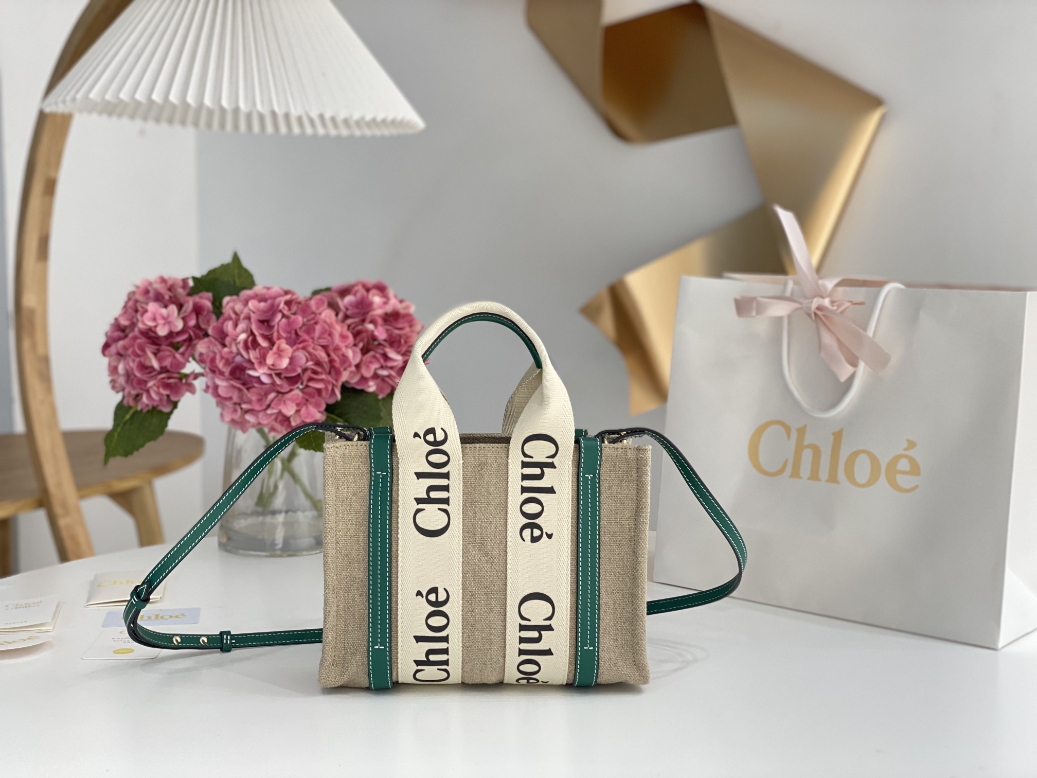 Chloé Chloé Small Woody Tote Bag In Linen in Wild green | Chloé US