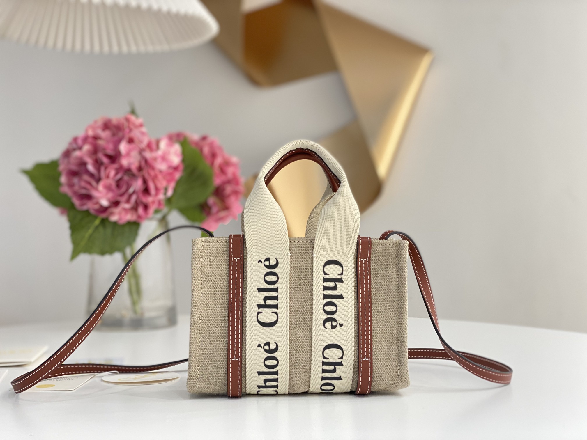 Chloé Chloé Mini Woody Tote Bag In Linen in White – Brown | Chloé