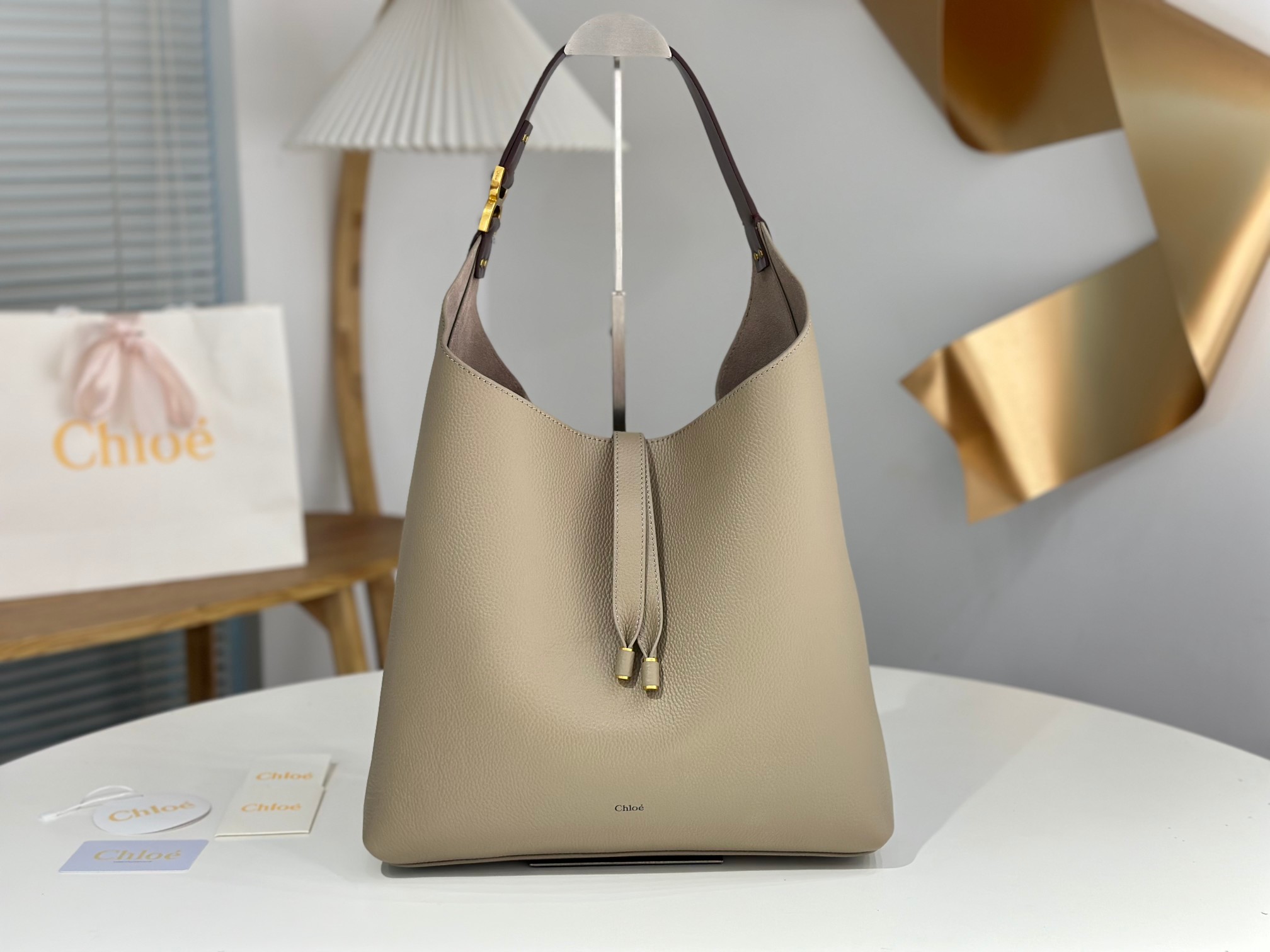 Chloé Marcie Hobo Bag In Grained Leather in Motty grey | Chloé US