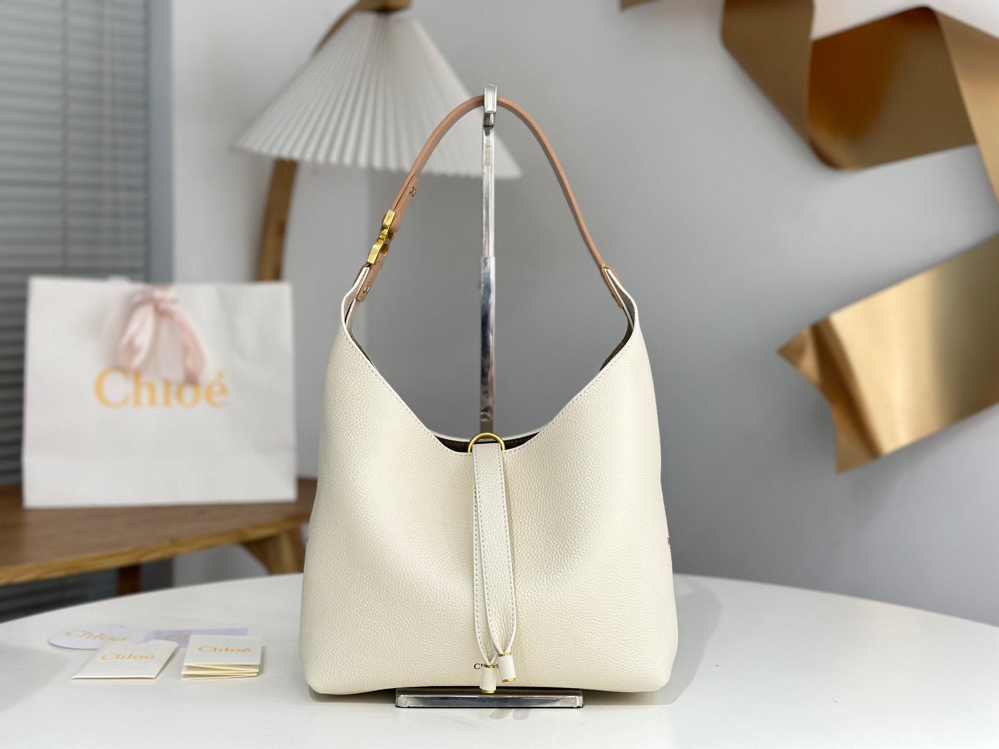 Chloé Chloé Small Marcie Hobo white Bag In Grained Leather | Chloé US