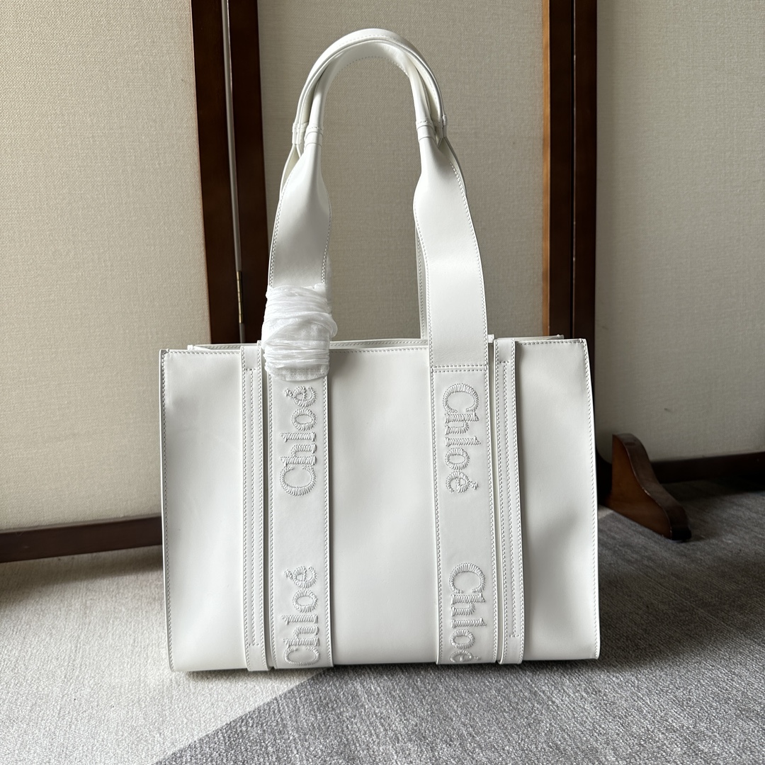 Woody leather tote Chloé White in Leather – 38699008