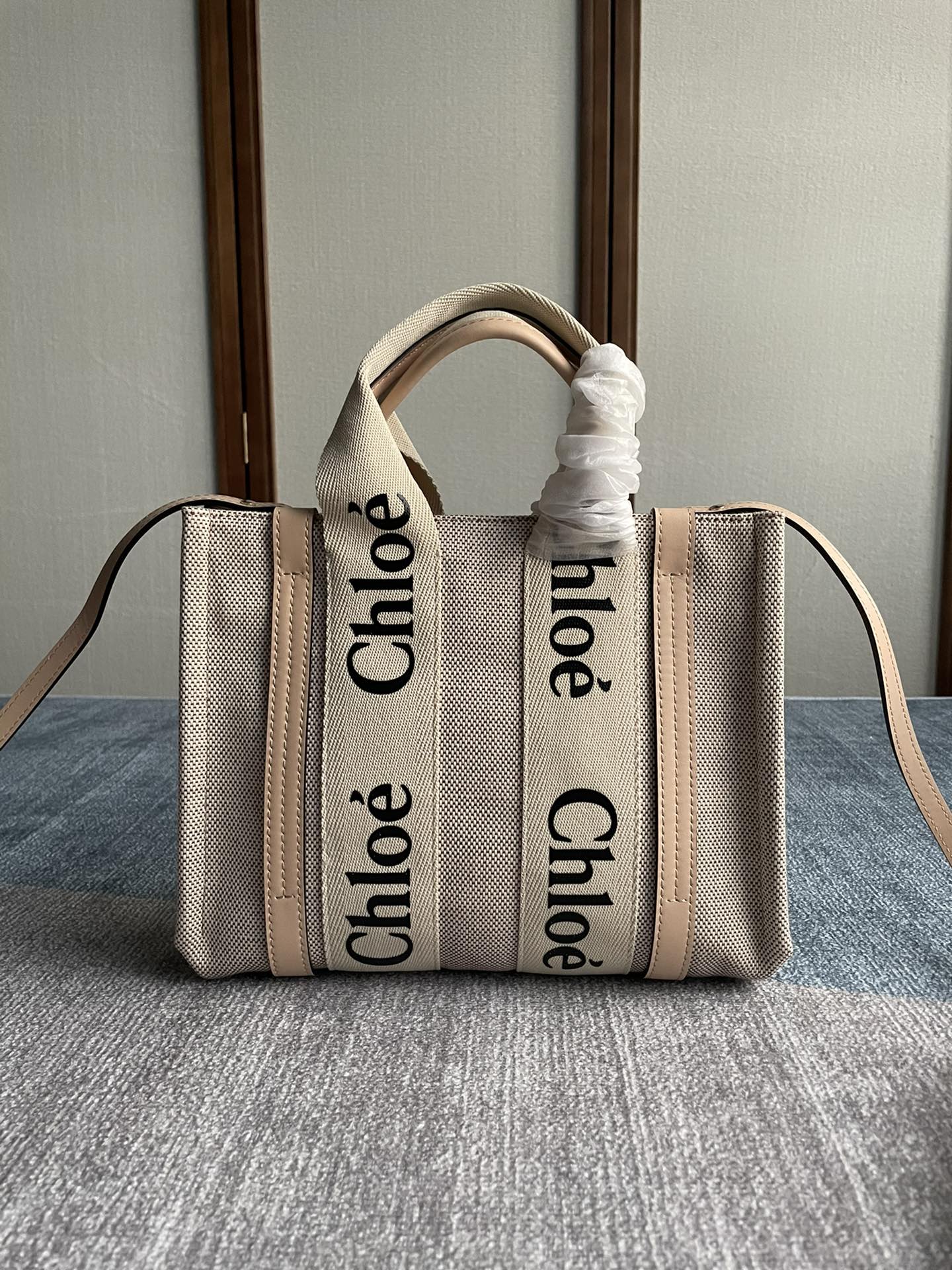 Chloé Small Woody Tote Bag In Linen in Cement pink | Chloé