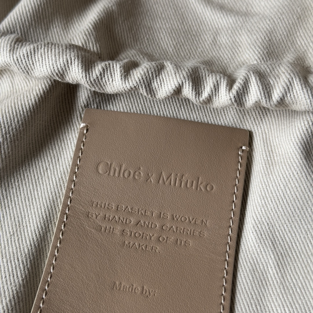 Chloe 00598