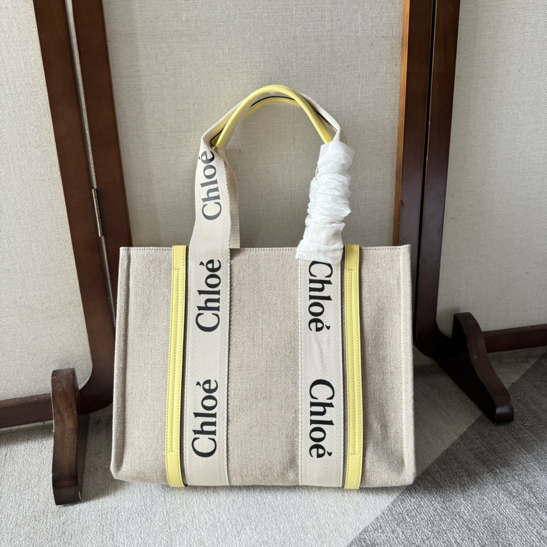 Chloé Small Woody Tote Bag In yellow – 25% Off
