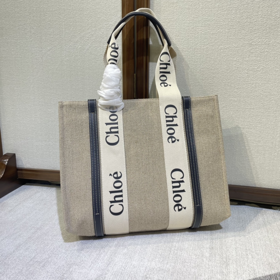 Chloé Woody” medium tote bag with “Woody” bow in cotton