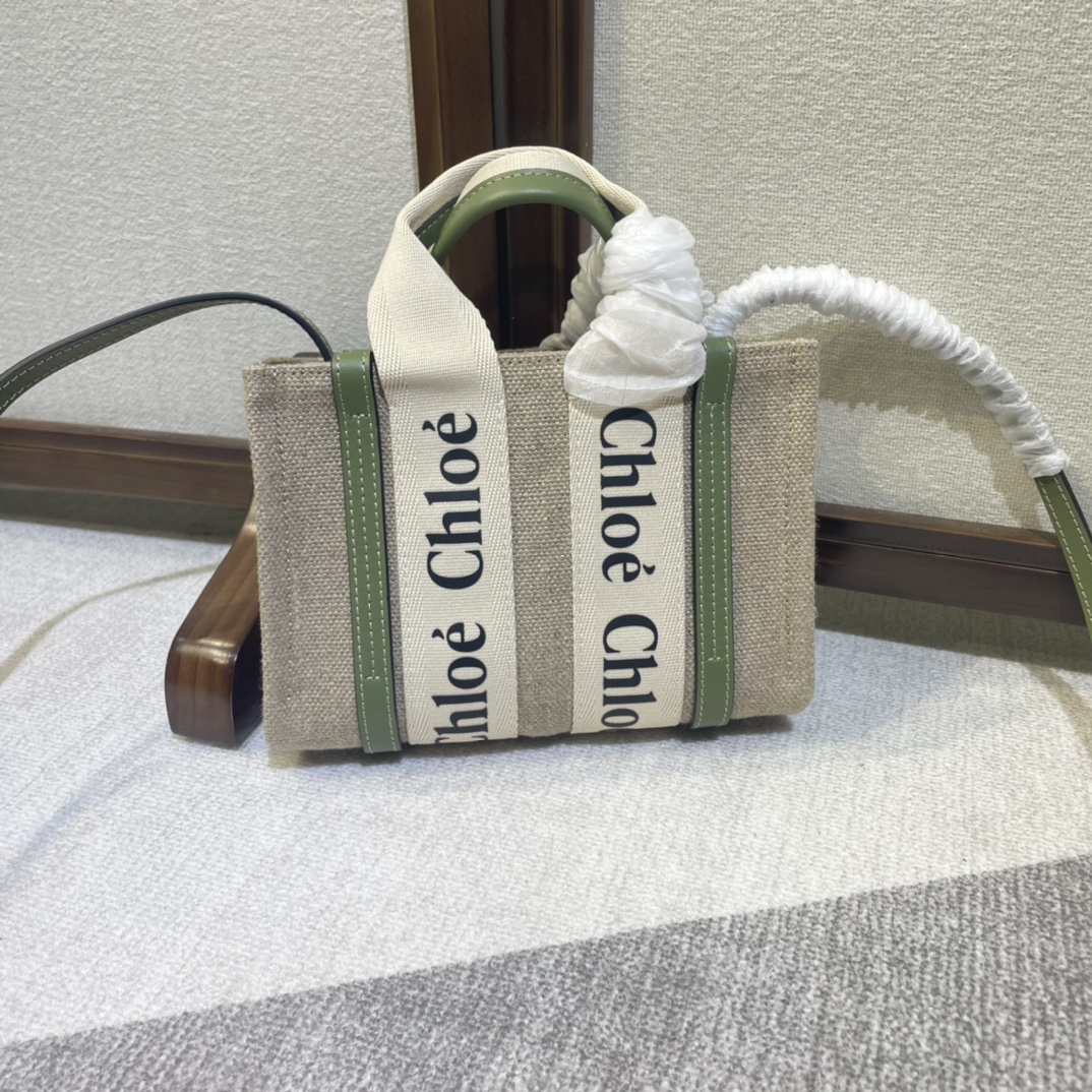 Chloé Mini Woody Tote Bag In Linen & Leather in Shiny green