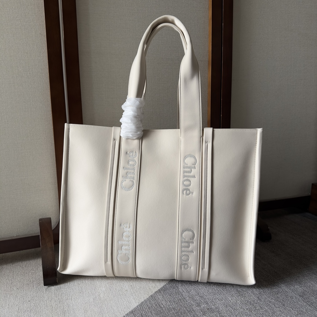 Chloe – Woody Medium leather tote bag Chloe