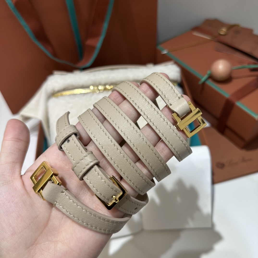 Delvaux 00069
