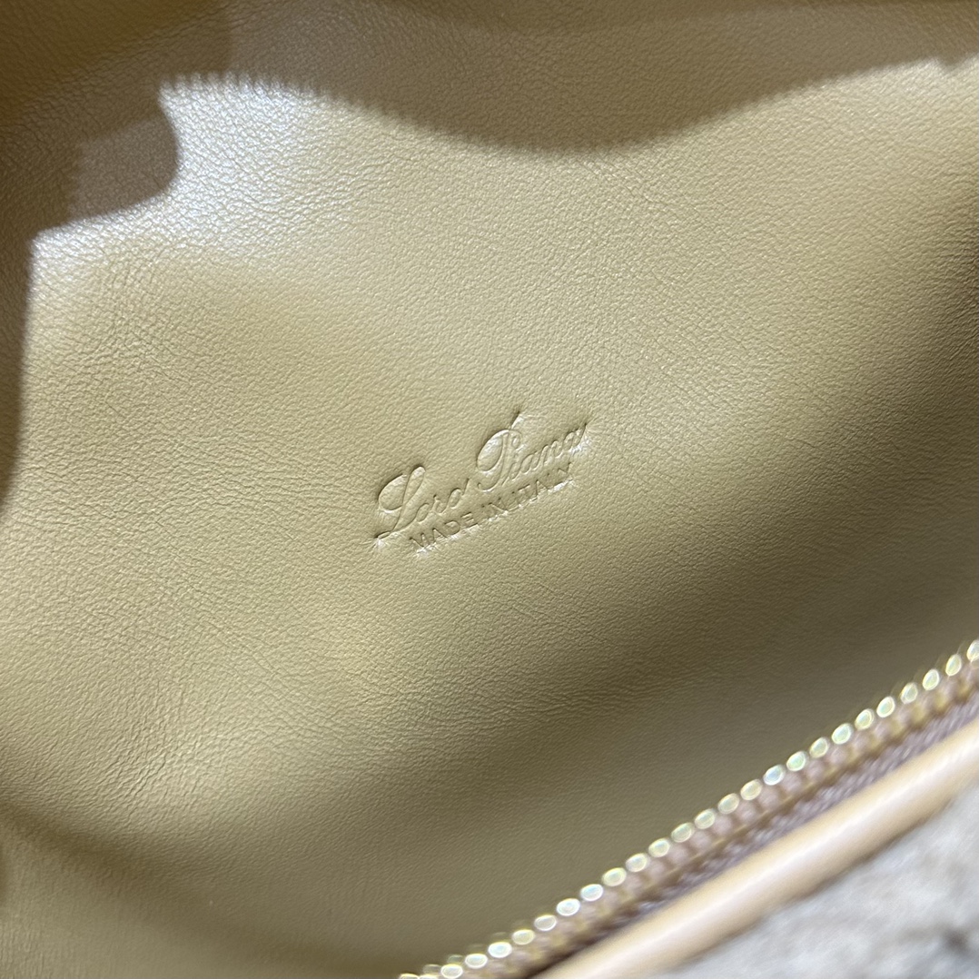 Delvaux 00089