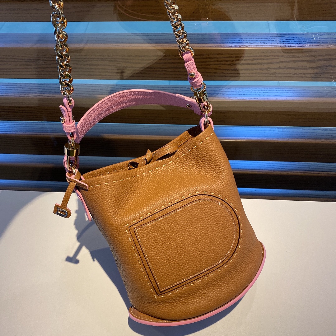 Delvaux 00089