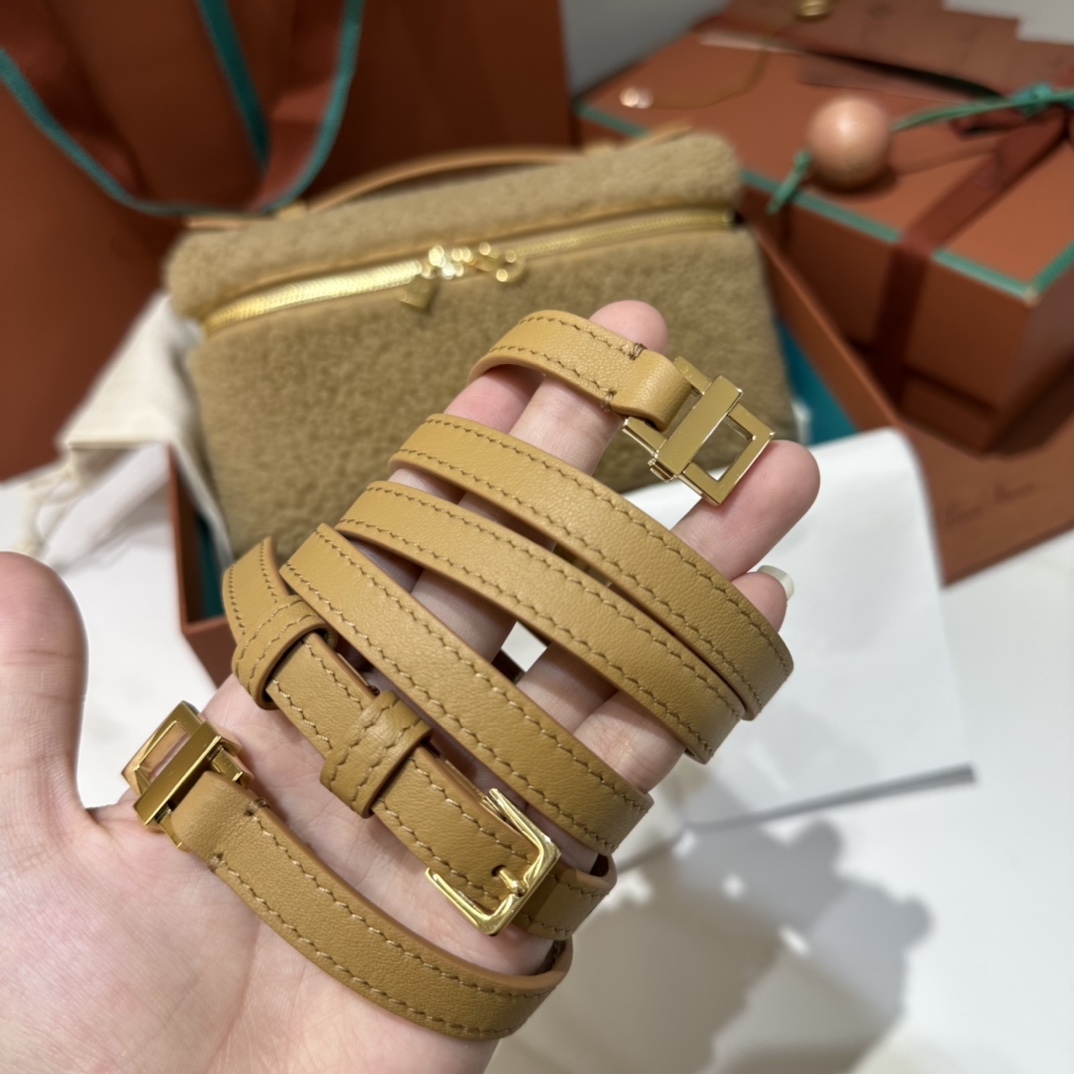 Delvaux 00099