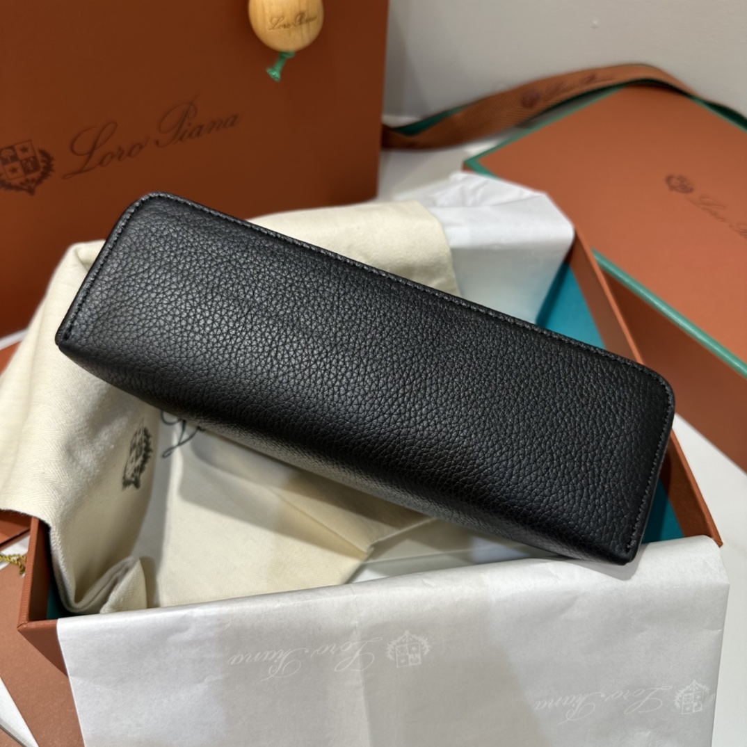 Delvaux 00149