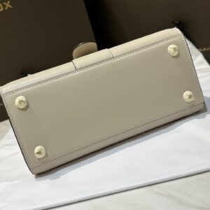 Delvaux 00179