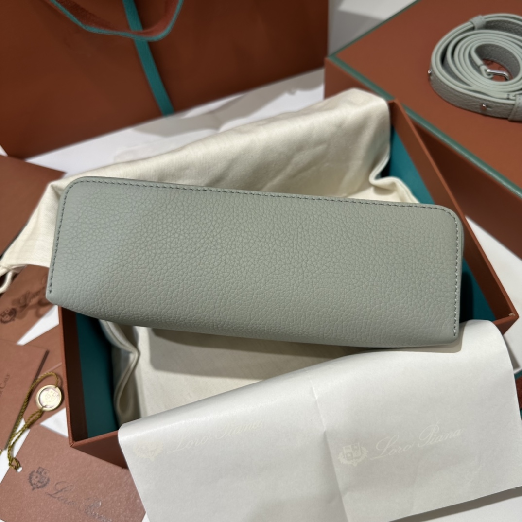 Delvaux 00189