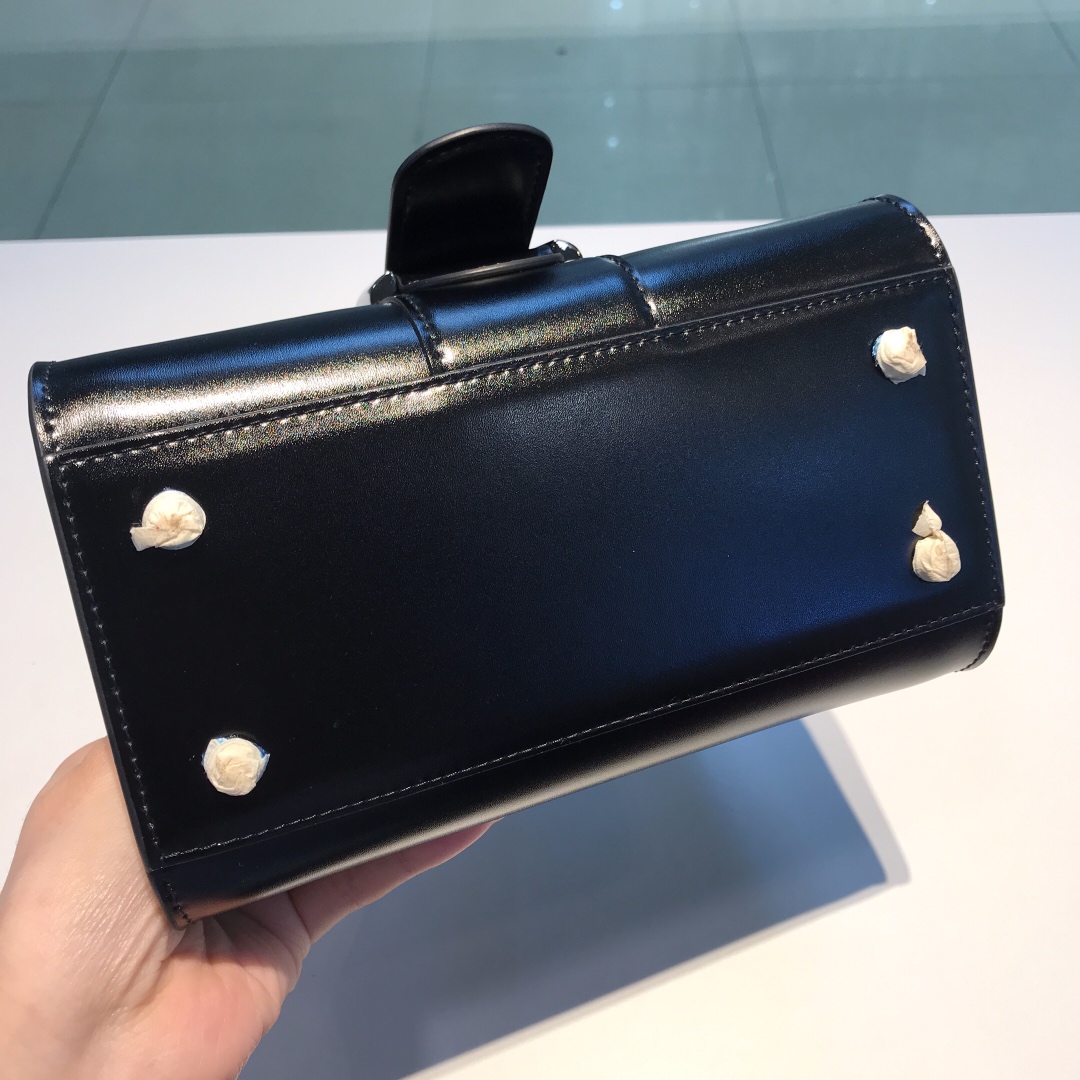 Delvaux 00249