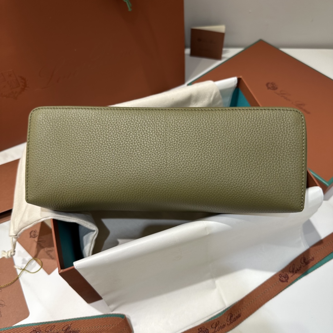 Delvaux 00349